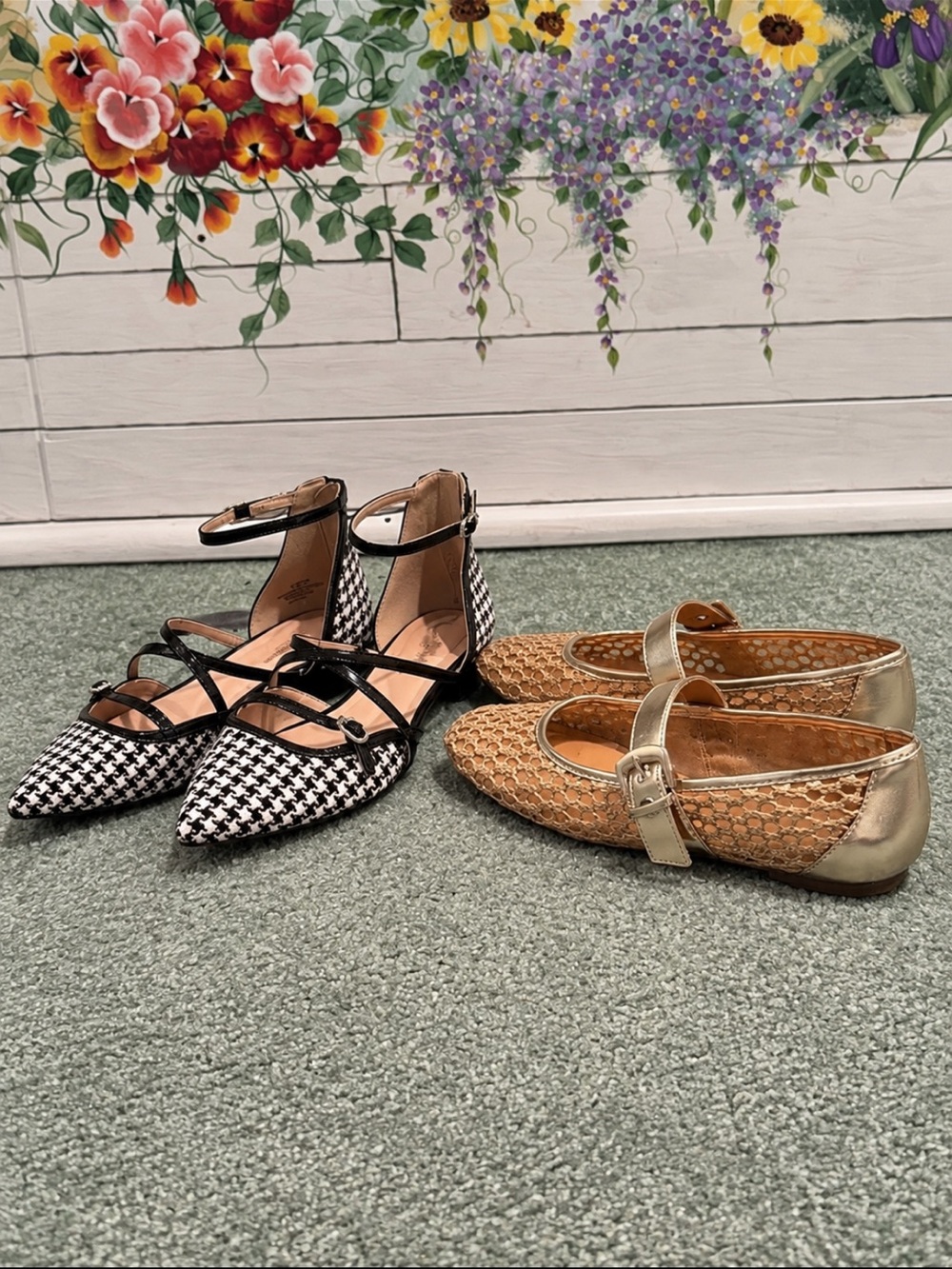 Bundle of 2 Pairs Kelly & Katie Black and White and Crown Vintage Gold Flats